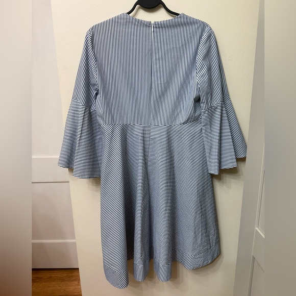 Anthropologie / 6 / Adria Moss Poplin Bell-Sleeved Dress / Feminine / Spring - Picture 5 of 12